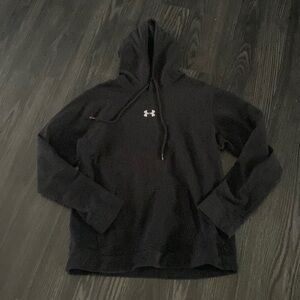 🍍UNDER ARMOUR HOODIE SIZE XL
Pit to pit 21”
Length 24”
CR172